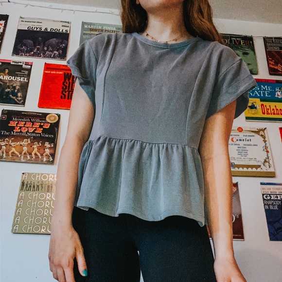 Soprano Tops - 💗 3/$15 Con Maur peplum top